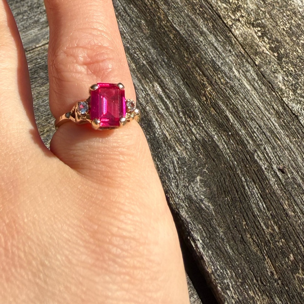10k Solid Gold Ruby & Diamond Stone Cocktail Ring… - image 5